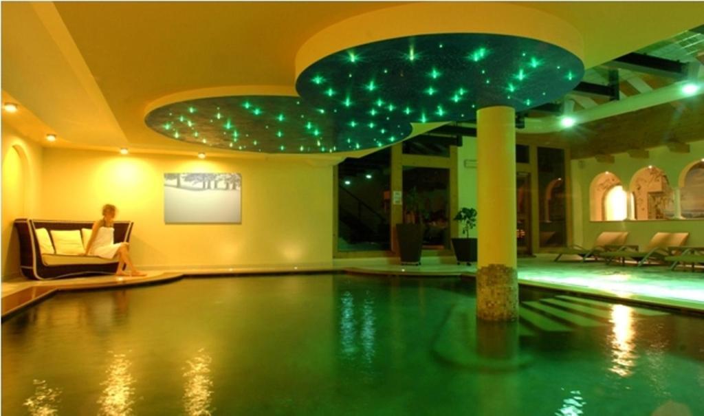 Hotel Scoiattolo Tesero Kültér fotó