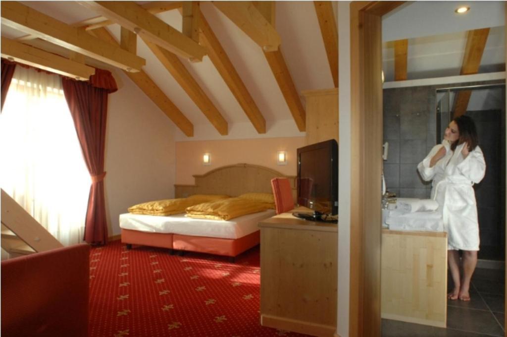 Hotel Scoiattolo Tesero Kültér fotó
