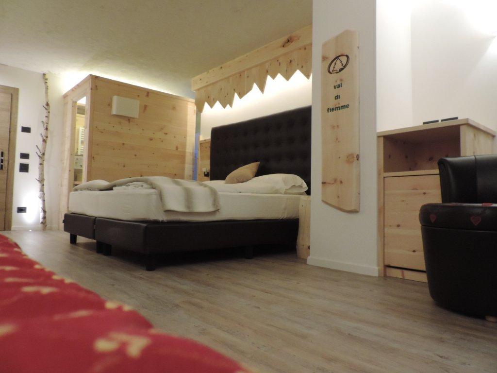 Hotel Scoiattolo Tesero Kültér fotó